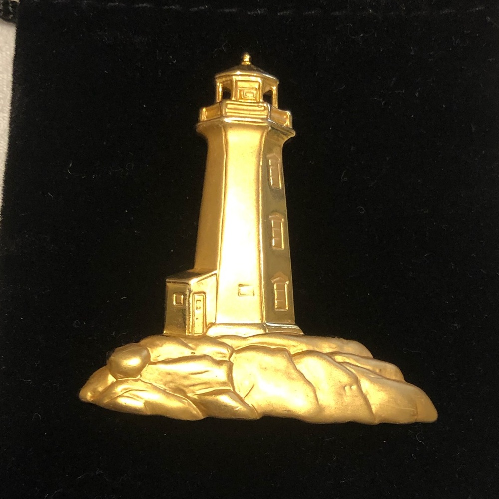 Attractive Golden Lighthouse Pin